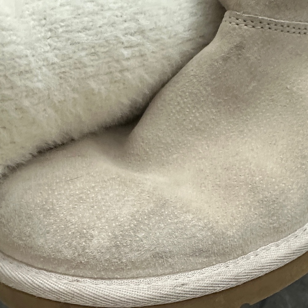 Women's Cream Fur-Lined Boots - Picture 6 of 6